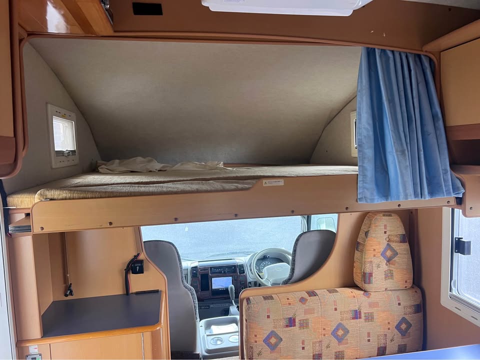 2006 Toyota Camroad Corde Bunk photo 11