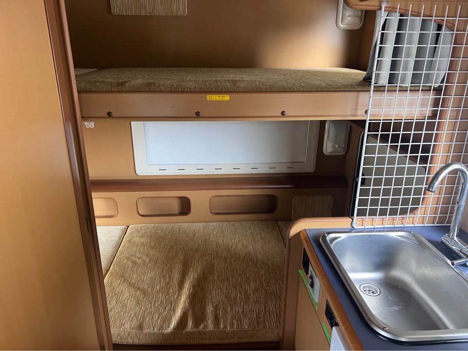 2006 Toyota Camroad Corde Bunk photo 14