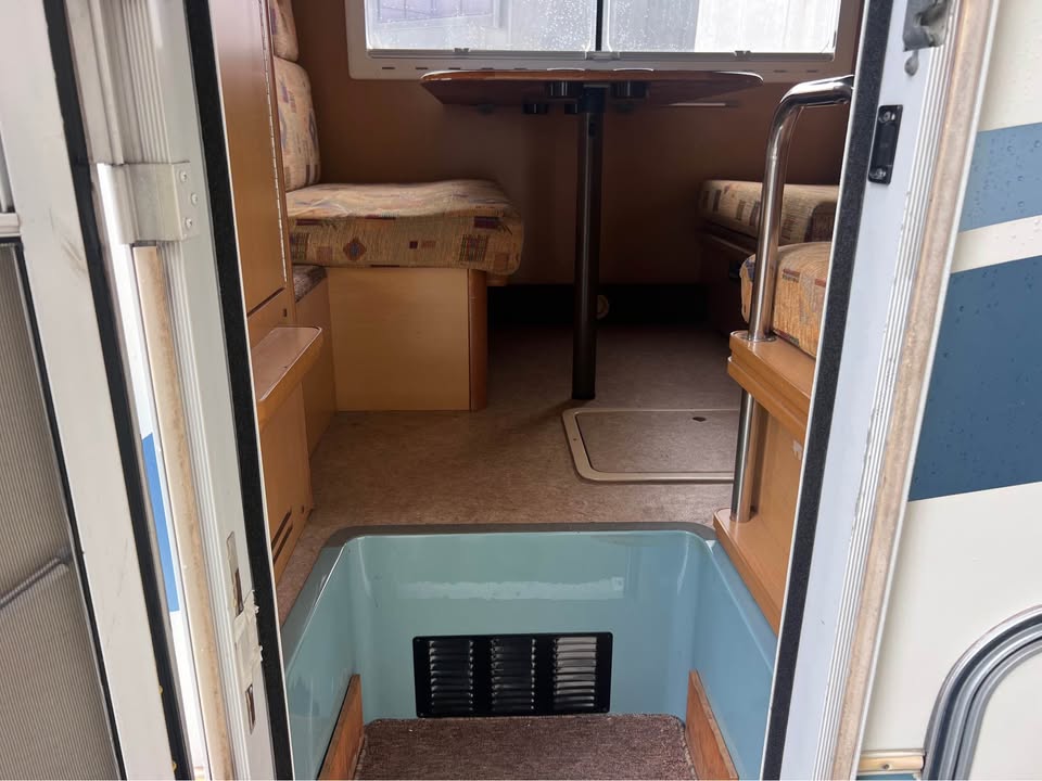 2006 Toyota Camroad Corde Bunk photo 4