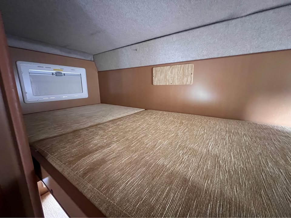 2006 Toyota Camroad Corde Bunk photo 16