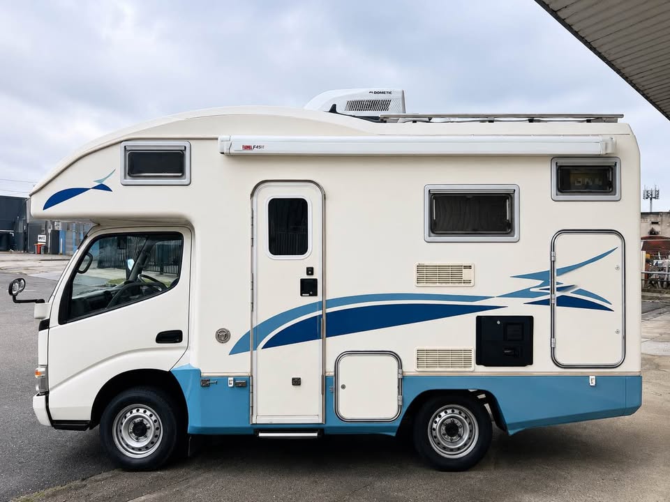 2006 Toyota Camroad Corde Bunk photo 2