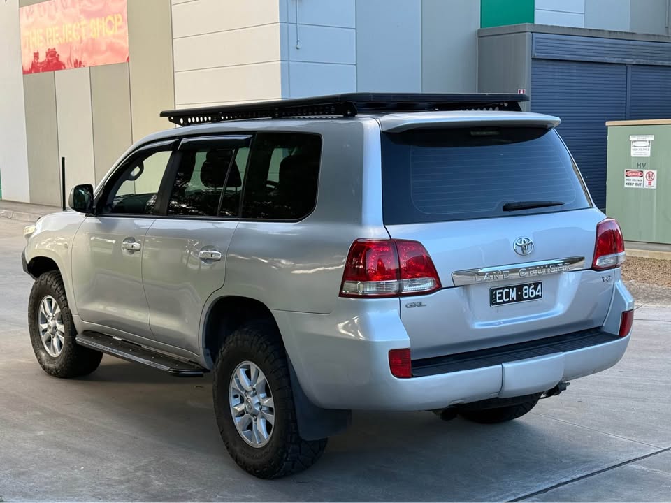 2008 Toyota Land Cruiser 200 photo 7