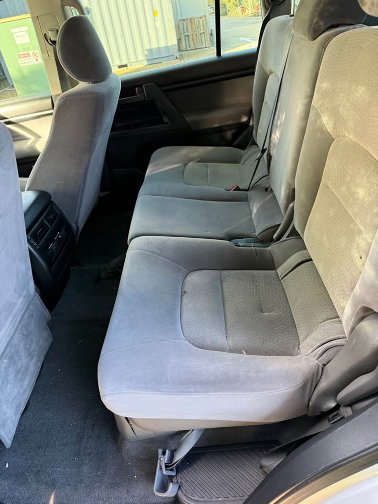 2008 Toyota Land Cruiser 200 photo 12