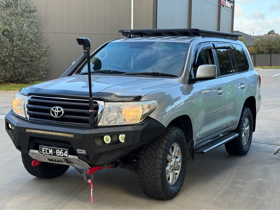 2008 Toyota Land Cruiser 200 photo 4