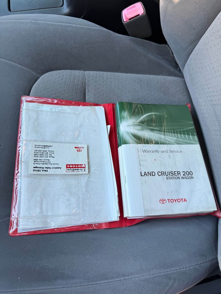 2008 Toyota Land Cruiser 200 photo 15