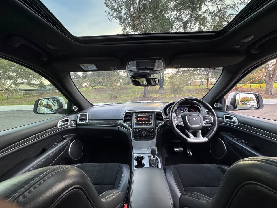 2019 Jeep Grand Cherokee SRT photo 13
