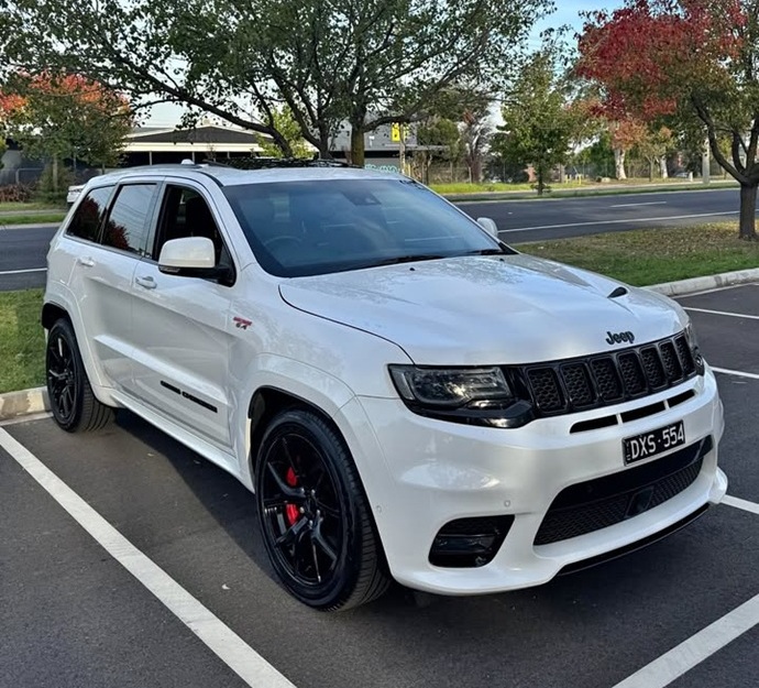 2019 Jeep Grand Cherokee SRT photo 16