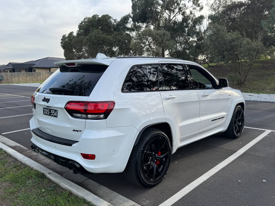 2019 Jeep Grand Cherokee SRT photo 4