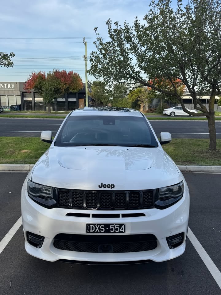 2019 Jeep Grand Cherokee SRT photo 2