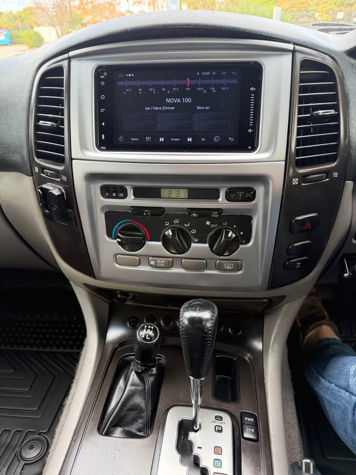 2006 Toyota Land Cruiser 100 photo 11