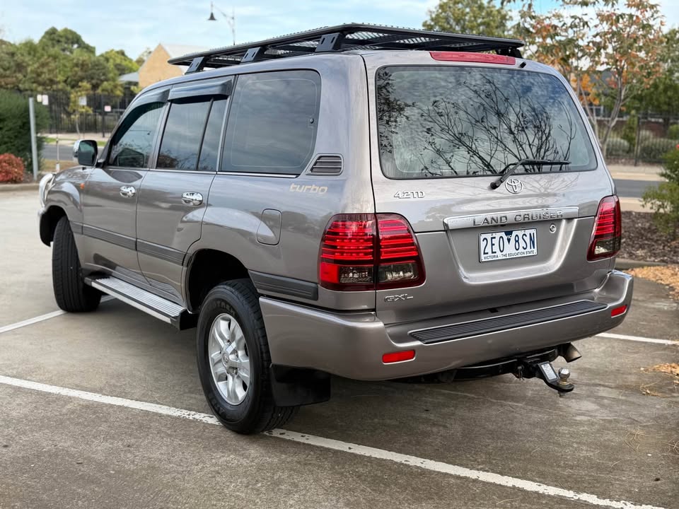 2006 Toyota Land Cruiser 100 photo 6