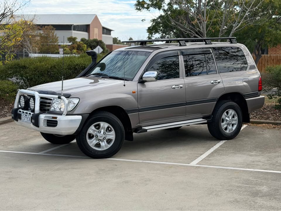 2006 Toyota Land Cruiser 100 photo 7