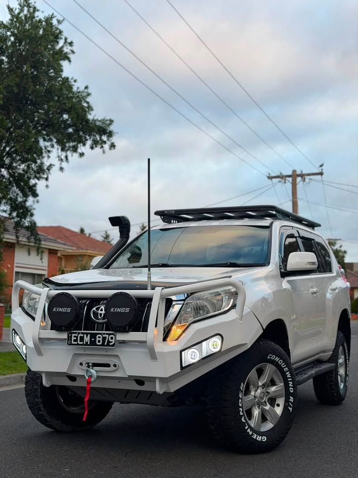 2013 Toyota Landcruiser Prado gxl photo 2