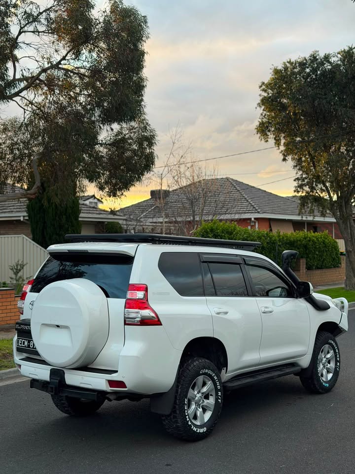 2013 Toyota Landcruiser Prado gxl photo 6