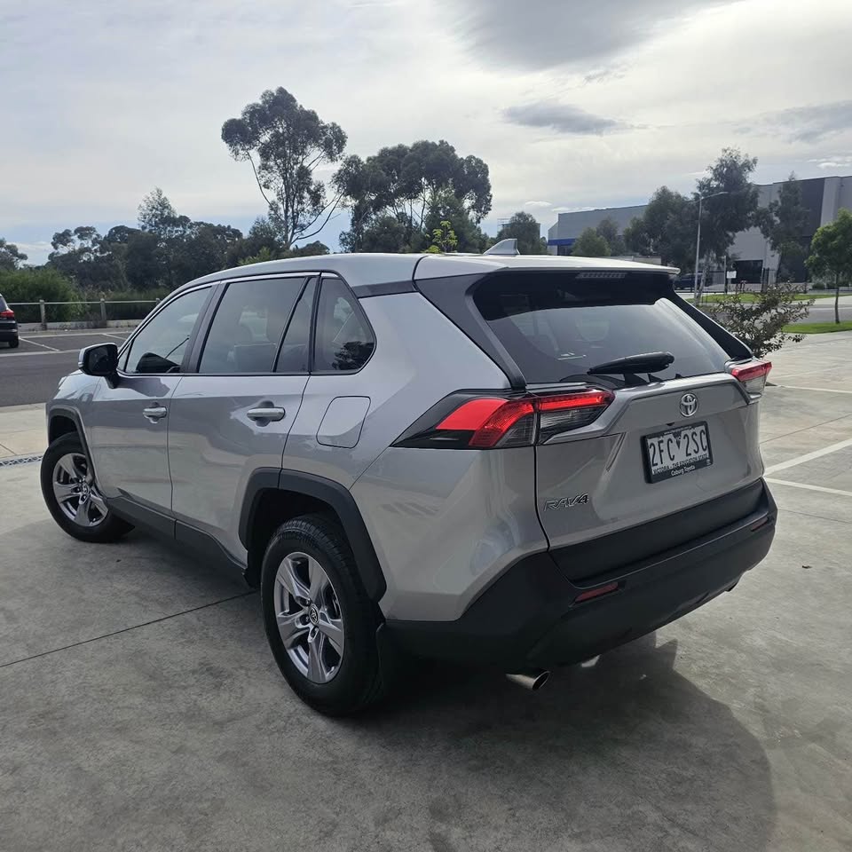 2022 Toyota RAV4 photo 4