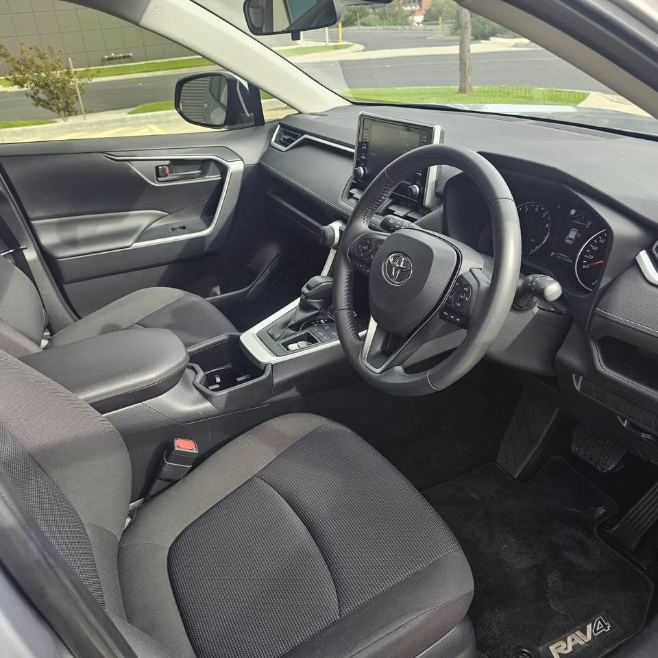 2022 Toyota RAV4 photo 9