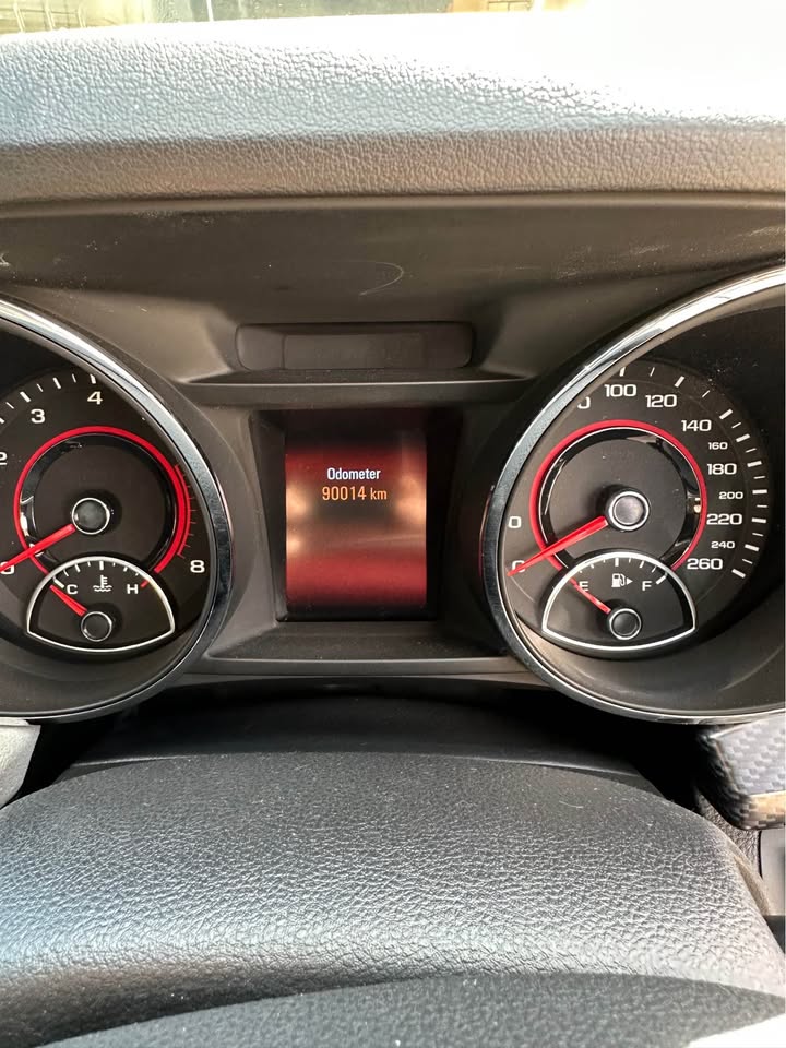 2013 VF Holden SSV Redline photo 8