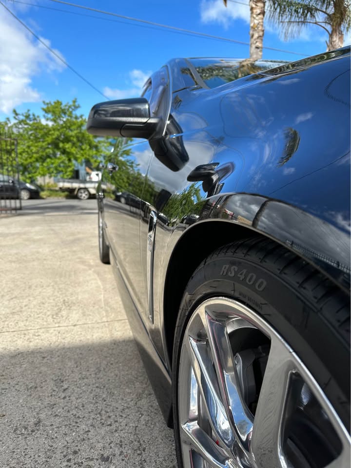 2013 VF Holden SSV Redline photo 3
