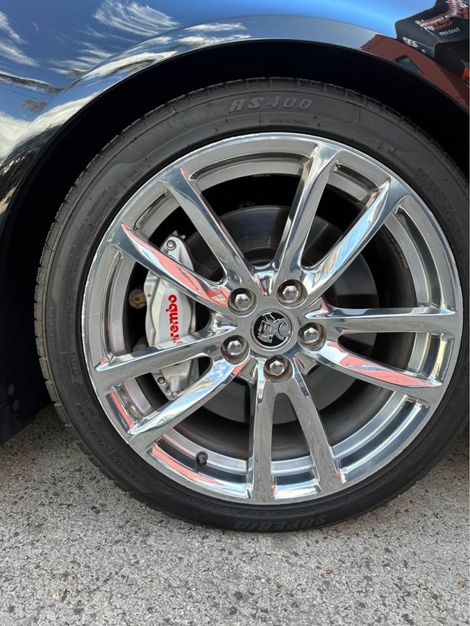 2013 VF Holden SSV Redline photo 9