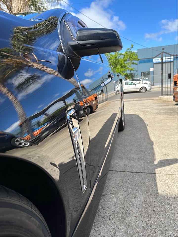 2013 VF Holden SSV Redline photo 4