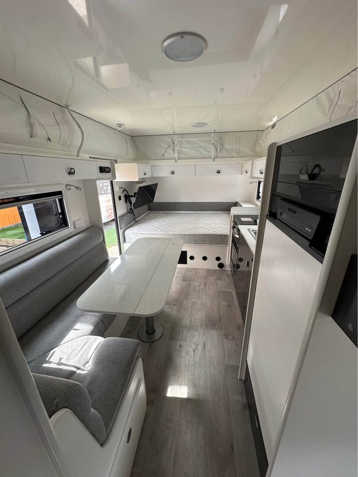 2021 New Age Caravan road owl photo 18