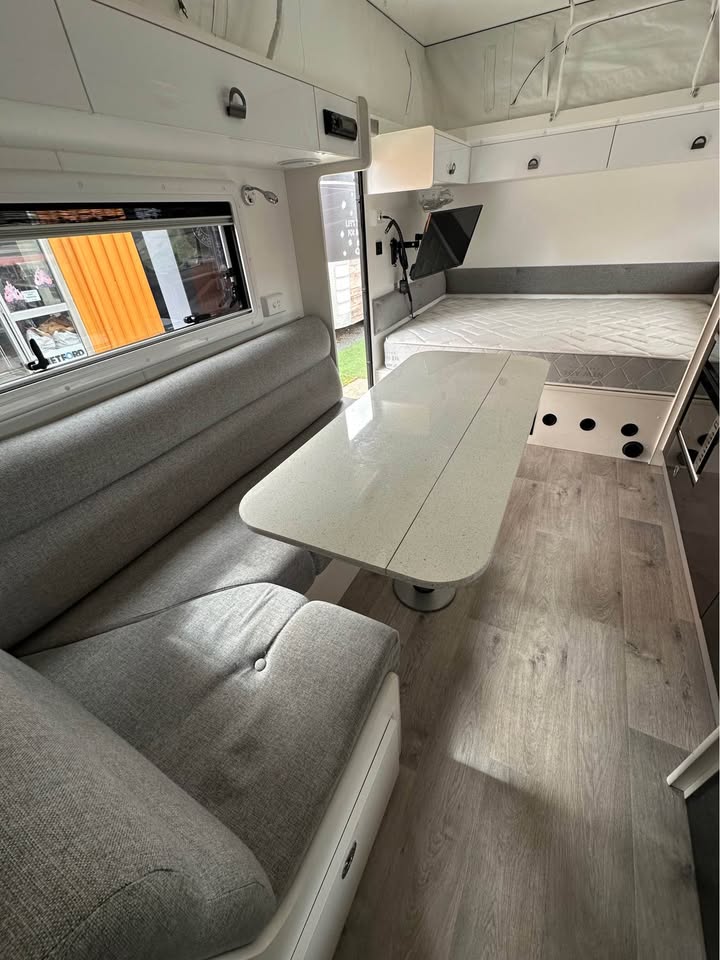 2021 New Age Caravan road owl photo 15