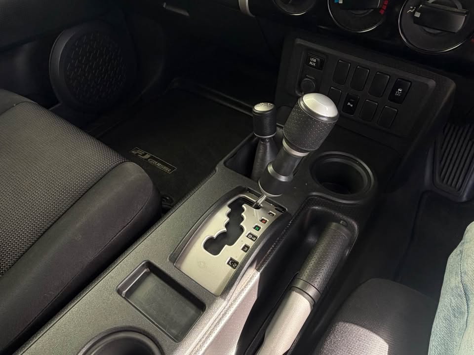 2014 Toyota FJ Cruiser photo 14