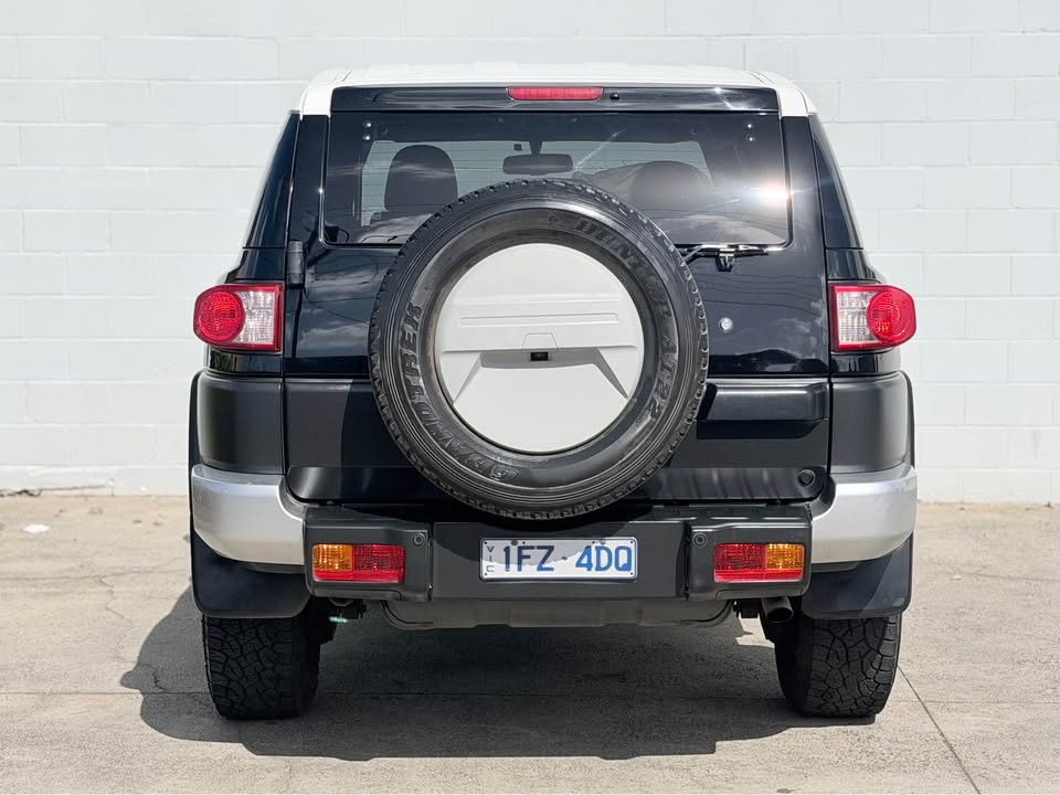 2014 Toyota FJ Cruiser photo 6