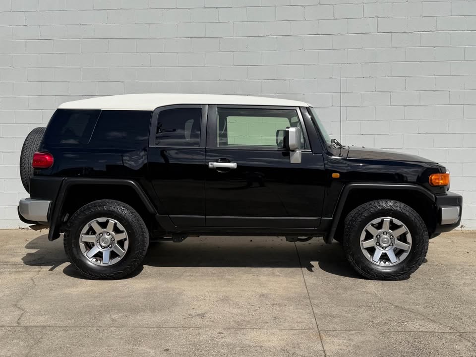 2014 Toyota FJ Cruiser photo 10