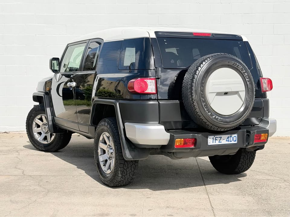 2014 Toyota FJ Cruiser photo 5
