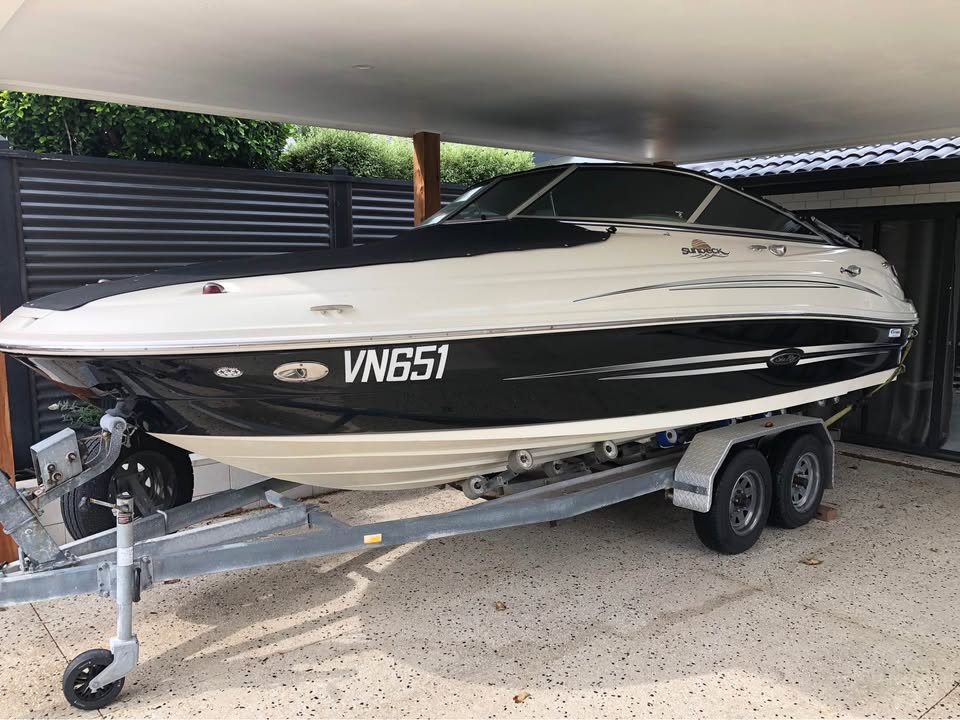 2006 Sea Ray Sundeck 200 photo 4