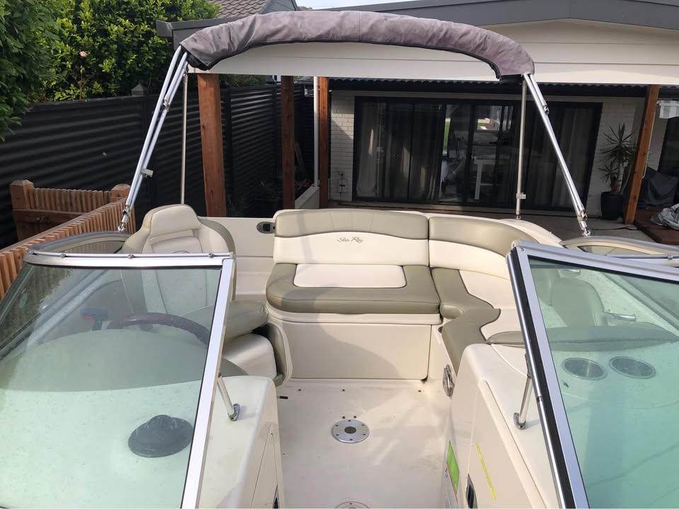 2006 Sea Ray Sundeck 200 photo 5